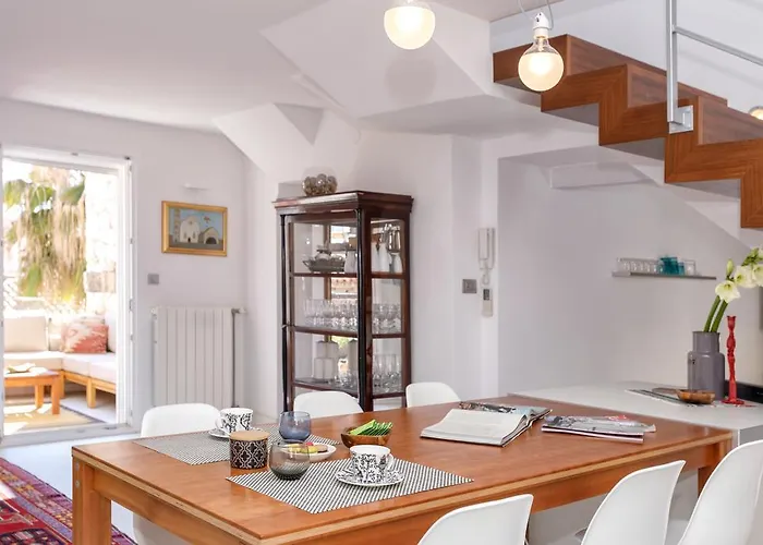 Luxury Bifora Apartment